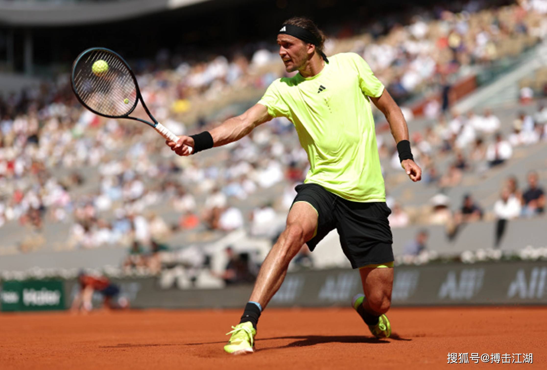 开云-联合杯逆转法网，兹维列夫关键制胜的简单介绍