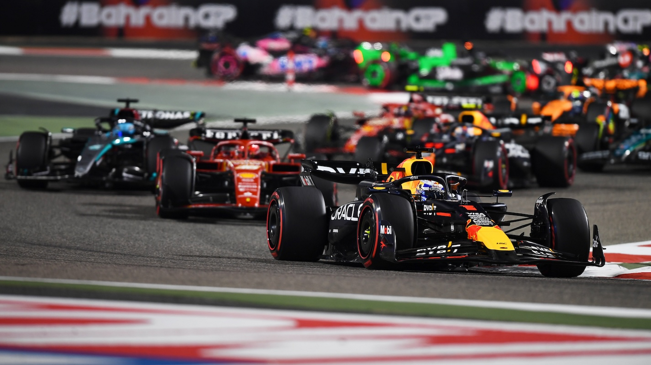 法拉利绝杀梅赛德斯,佩雷兹状态火热 法拉利绝杀梅赛德斯,佩雷兹状态火热