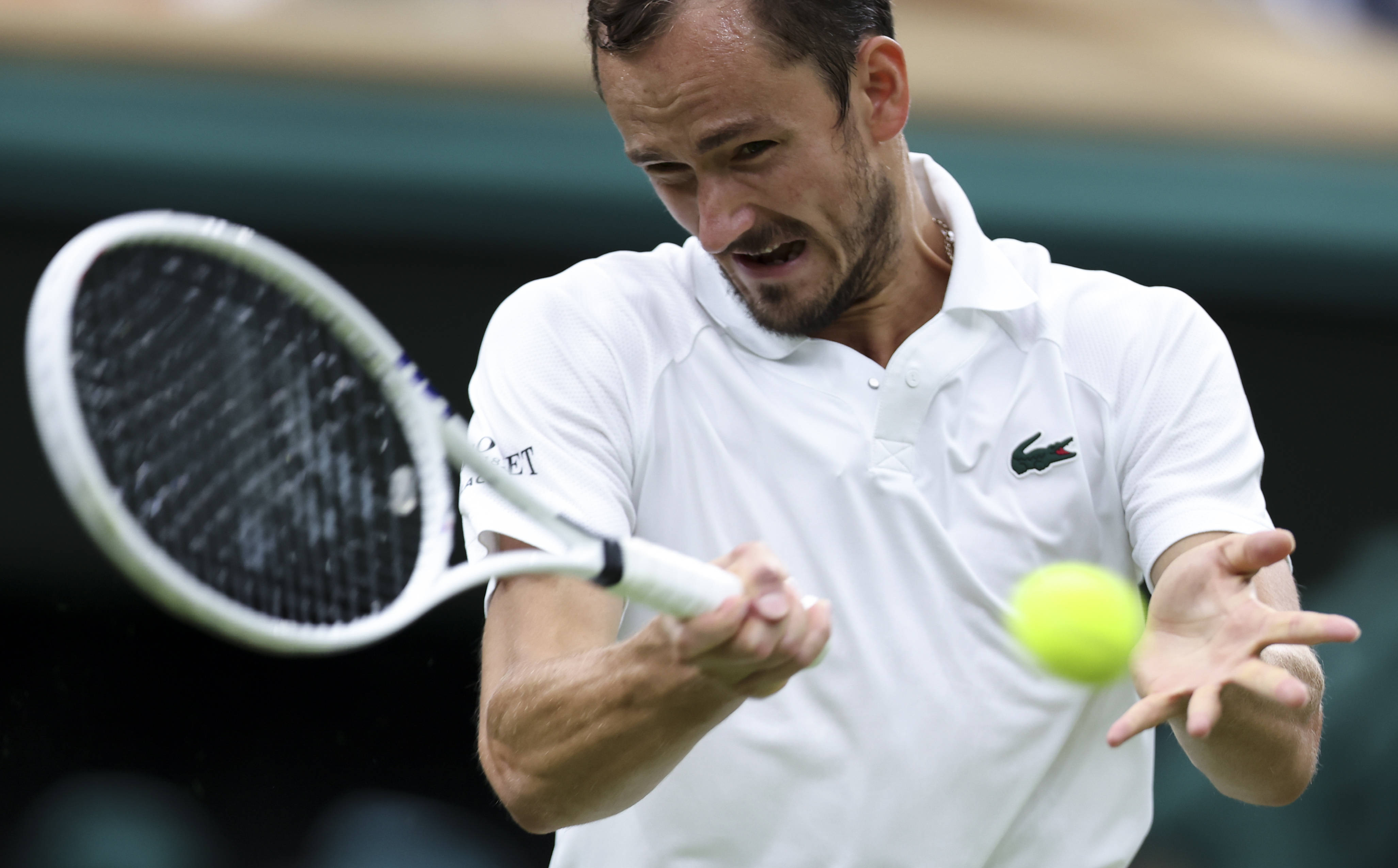 开云体育app-戴维斯杯横扫温网，梅德韦杰夫高光表现