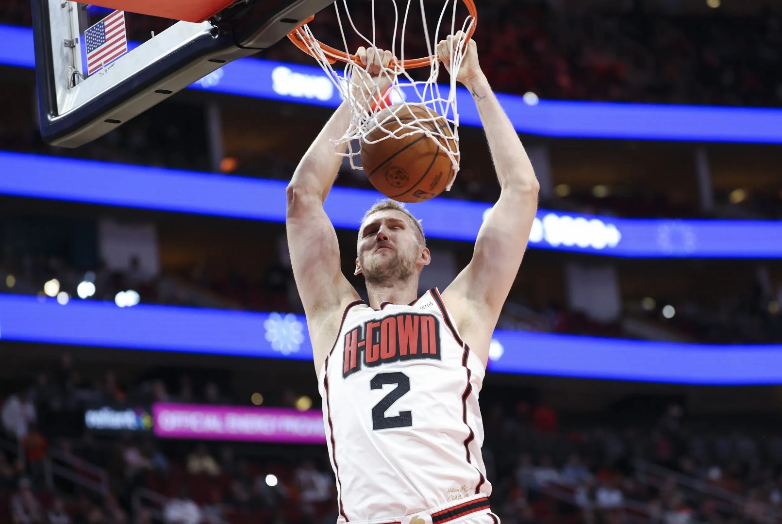 开云体育APP下载-勇士轻取吉林队，范弗利特状态火热