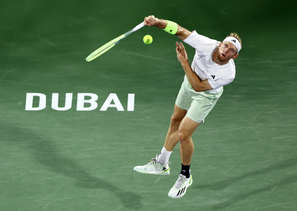 开云体育app-法网鏖战拉沃尔杯，梅德韦杰夫惊艳四座